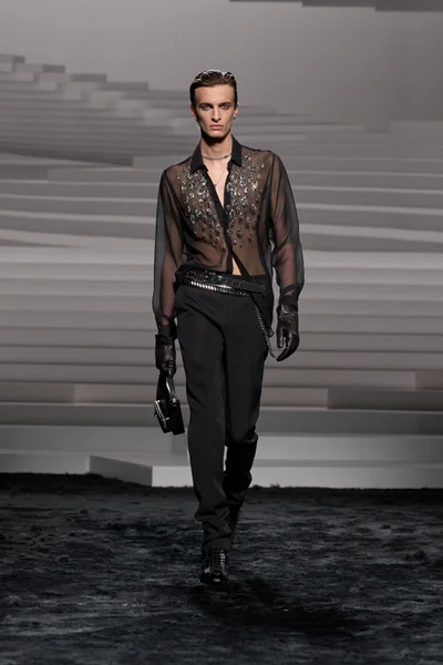 Look 76
